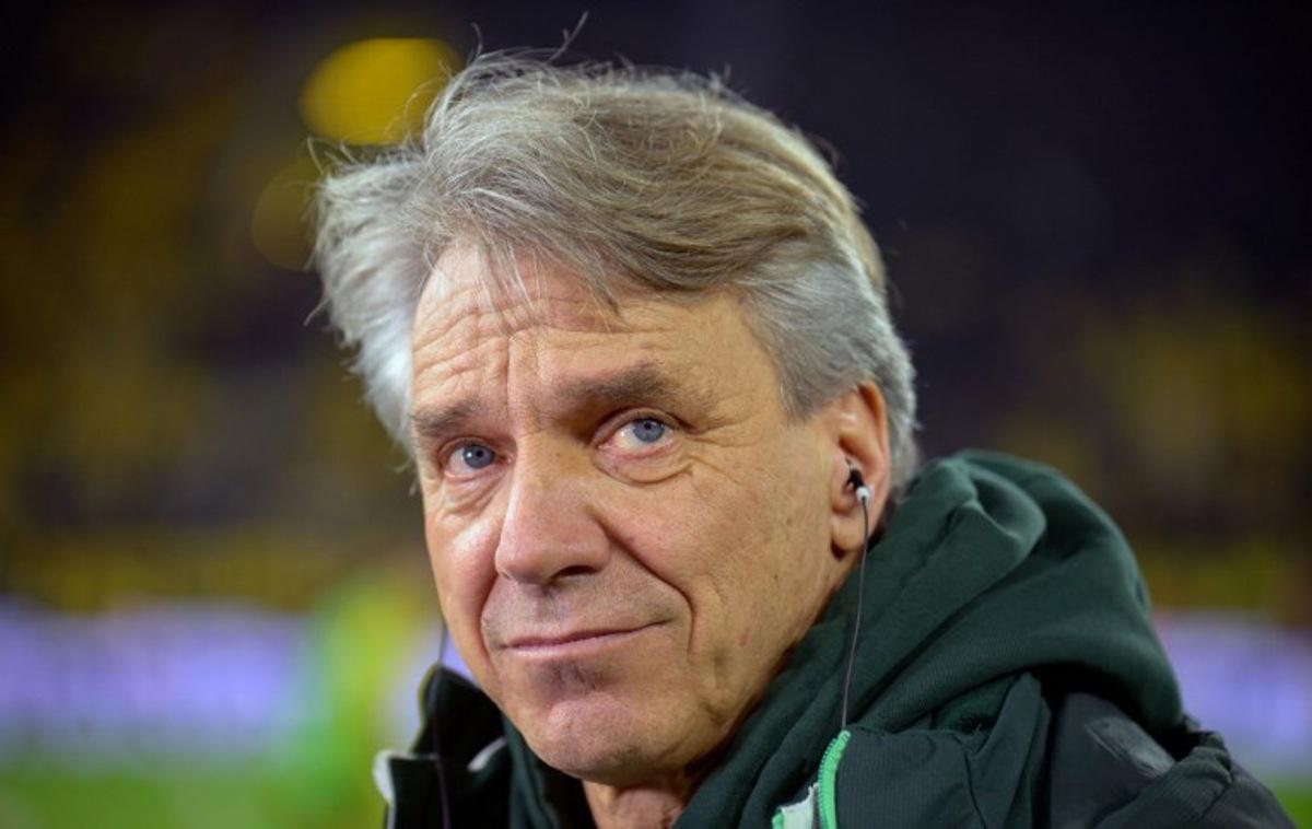 Bremen's German head coach Horst Steffen arrives for the German first division Bundesliga football match between Borussia Dortmund and Werder Bremen in Dortmund, western Germany, on January 13, 2026. Sascha Schuermann / AFP