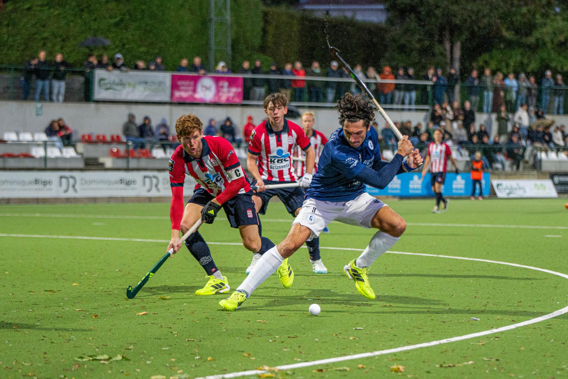 Gantoise's Roman Duvekot pictured in action during a hockey game between Royal Leopold and Gantoise, Saturday 04 October 2025 in Ukkel/ Uccle, Brussels, on day 6 of the Belgian first division hockey championship. BELGA PHOTO EMILE WINDAL