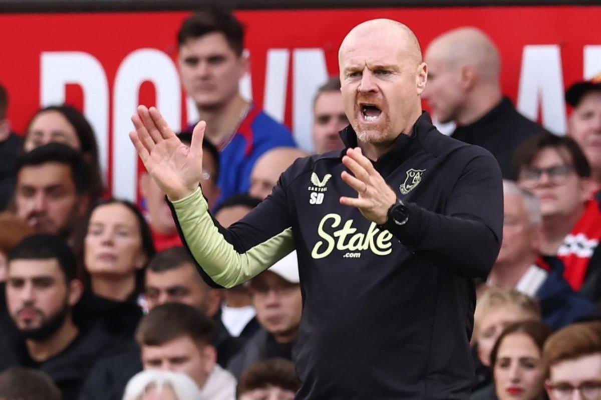 Everton's English manager Sean Dyche gestures on the touchline during the English Premier League football match between Manchester United and Everton at Old Trafford in Manchester, north west England, on December 1, 2024. Darren Staples / AFP