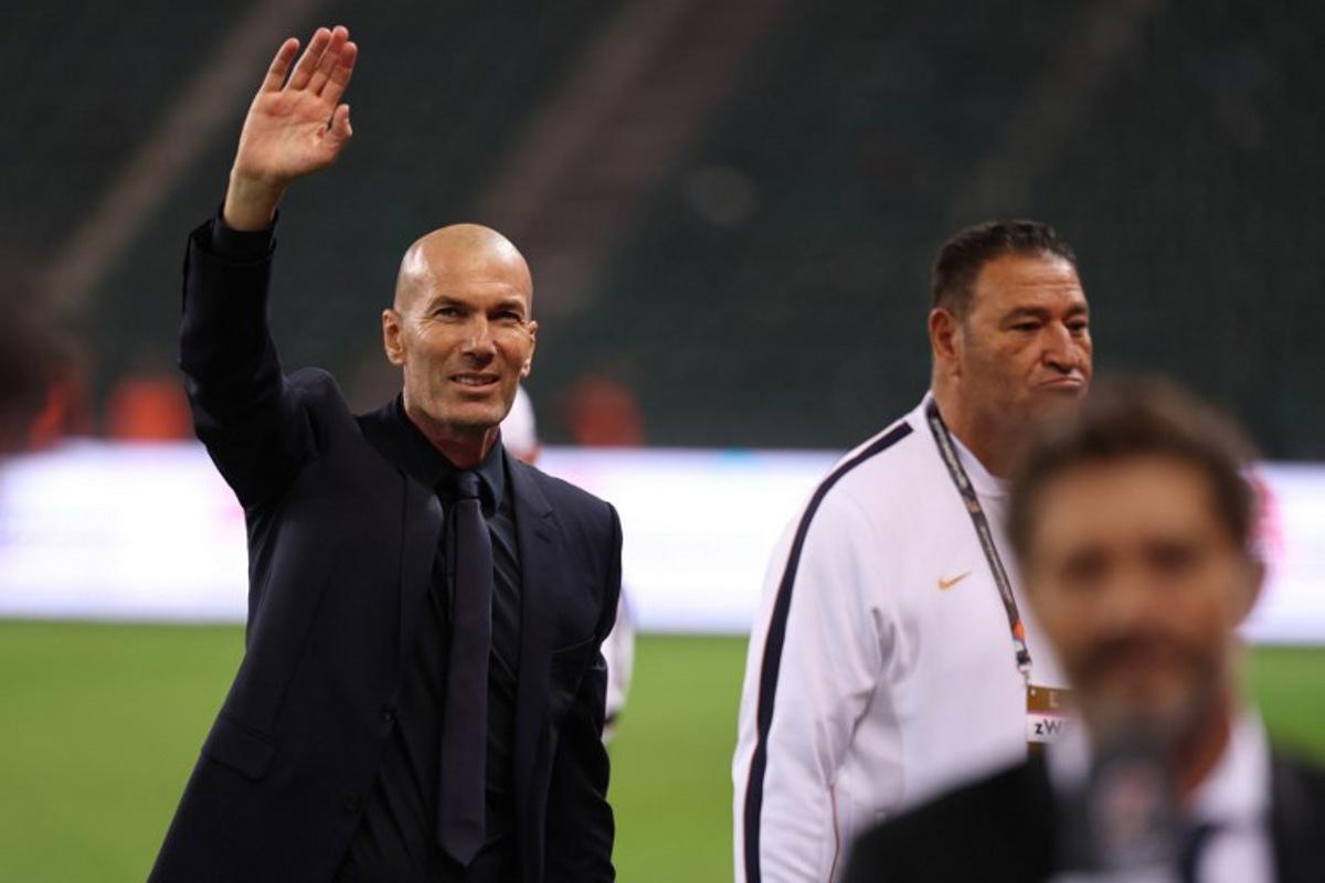 France's head coach Zinedine Zidane waves to supporters after the UEFA Nations League (League A, Group 1) first leg football match between Turkey and France at the Kocaeli Stadium in Izmit, on September 25, 2026. FRANCK FIFE / AFP