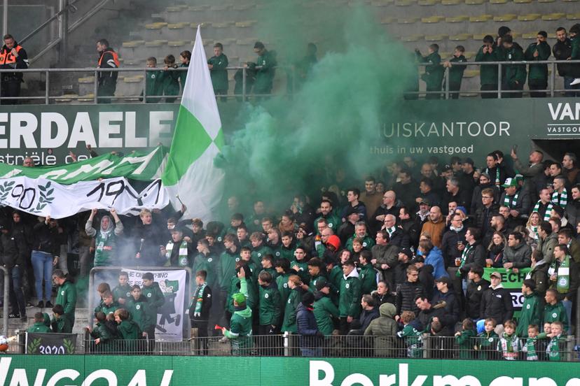 Illustration picture shows, Lommel's supporters pictured during and a soccer match between Lommel SK and Beerschot VA, Sunday 06 November 2022 in Lommel, on day 12 of the 2022-2023 'Challenger Pro League' 1B second division of the Belgian championship. BELGA PHOTO JILL DELSAUX