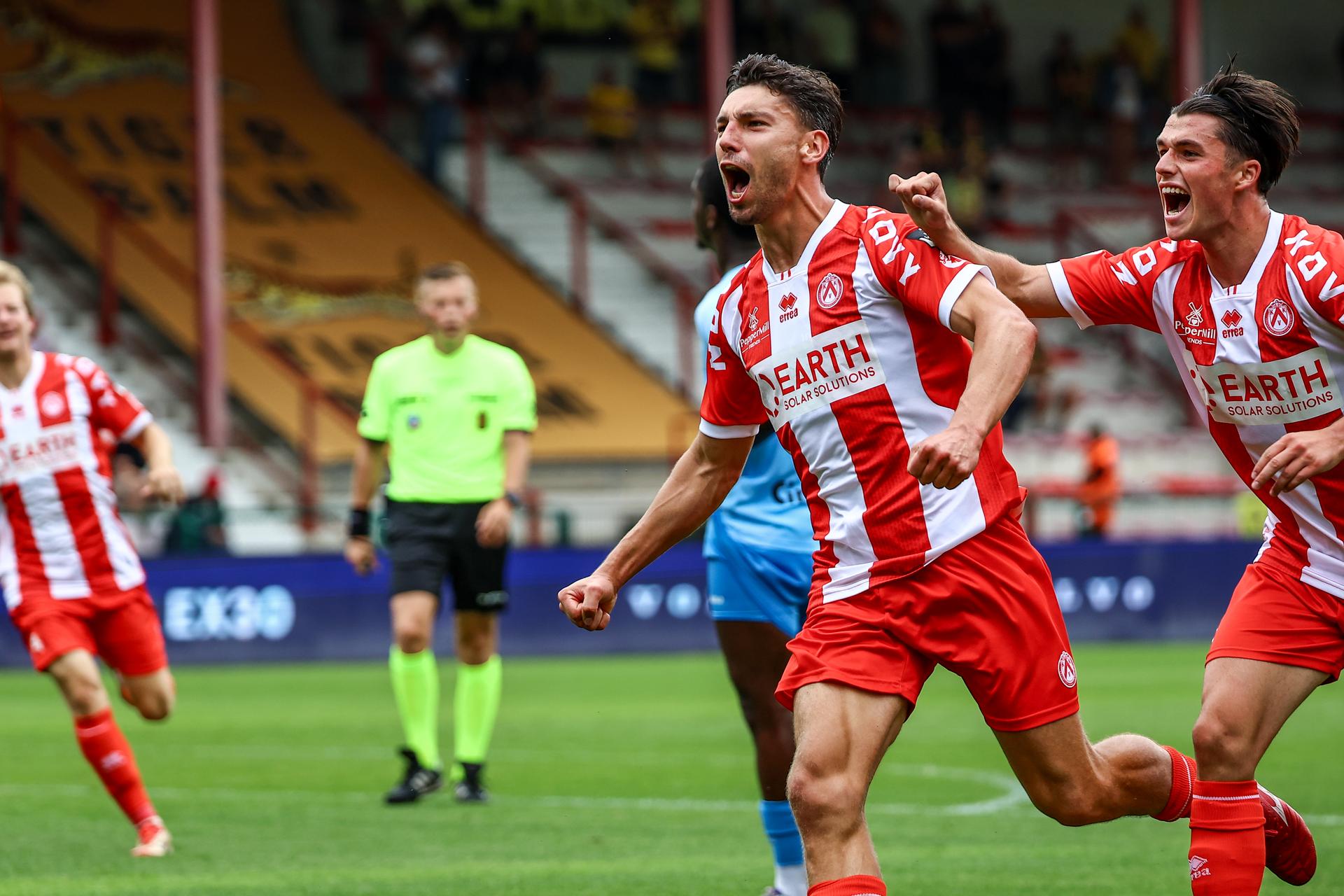 Kortrijk's Lennard Hens celebrates after scoring during a soccer game between KV Kortrijk and Lierse SK, Saturday 16 August 2025 in Kortrijk, on day 2 of the 2025-2026 'Challenger Pro League' 1B second division of the Belgian championship. BELGA PHOTO DAVID PINTENS